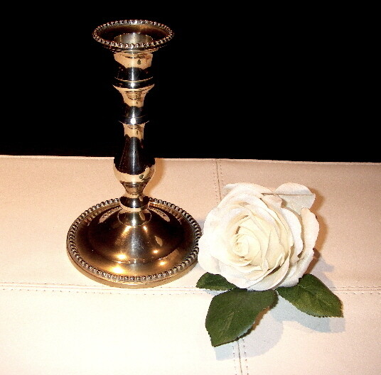 Vintage. Massiv messing lysestage m. perlekrans H20 cm