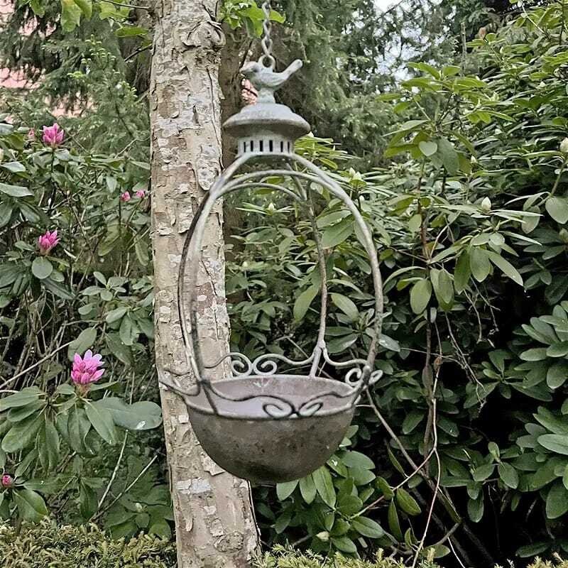Foderhus, Antik grøn, med kæde og krog. H34/D14 cm.