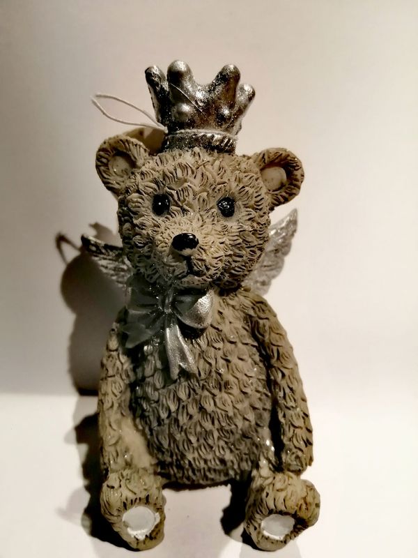 Lille bamse med sølv krone.