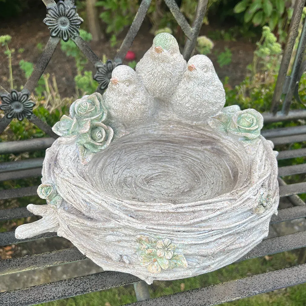 Fuglebad, rede med fugle H21/B30 cm