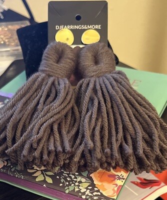 Brown Yarn Loop with Gold Post Back0.