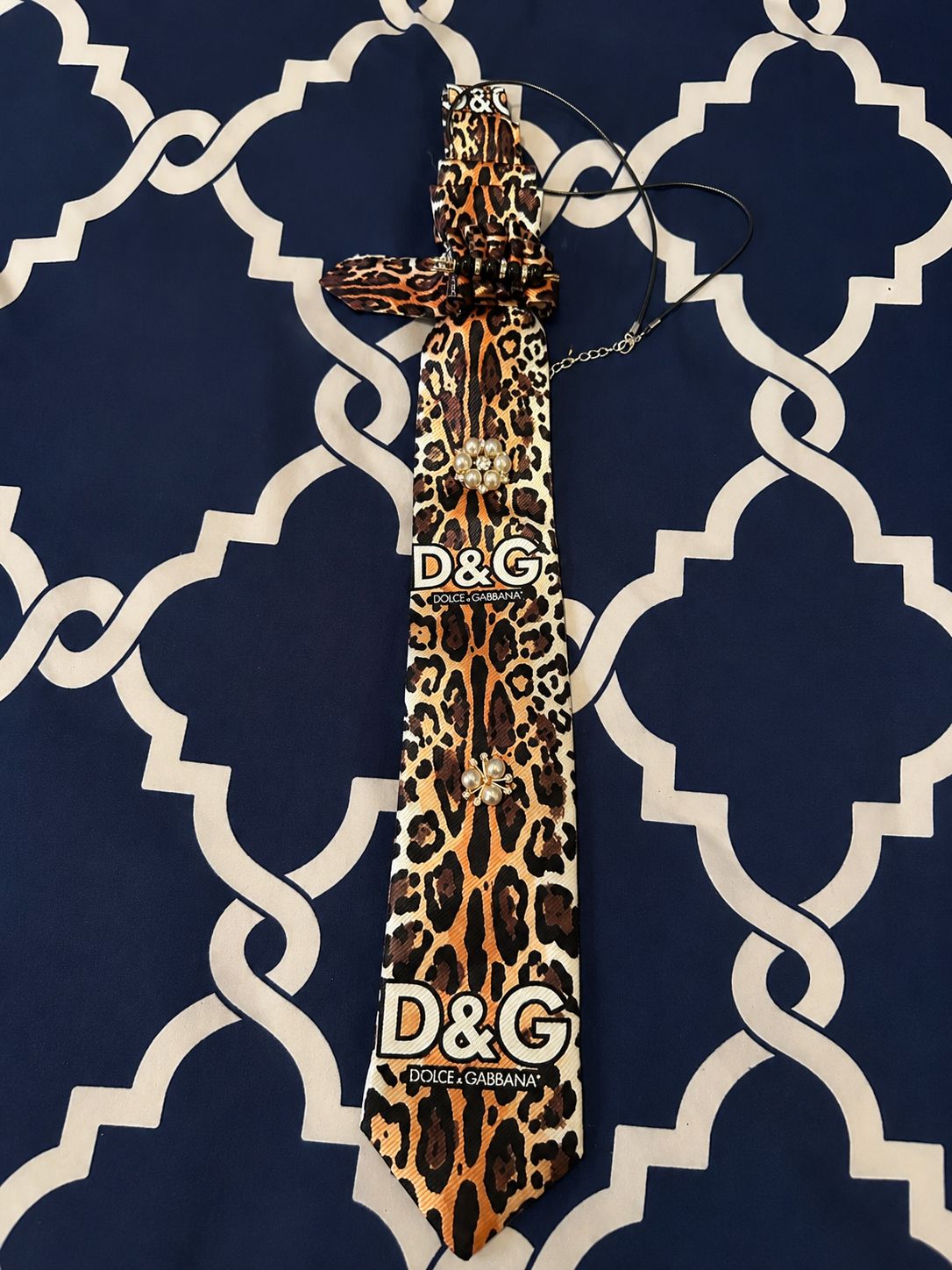 D &amp; G Necklace Tie