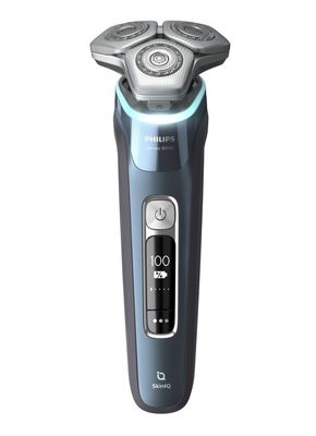 Philips Series 9000 Electric Shaver Wet/Dry  With Cleaner and Charger


