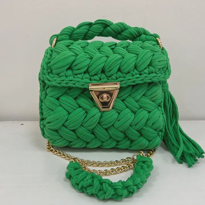 PP WOVEN HANDBAG GREEN