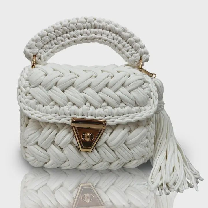 PP WOVEN HANDBAG WHITE