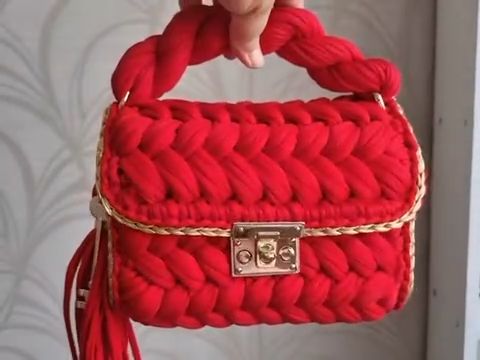 PP WOVEN HANDBAG RED