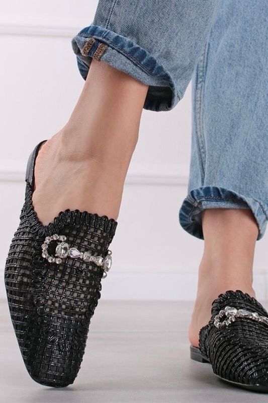 EX24102910   SLIP ON BLACK