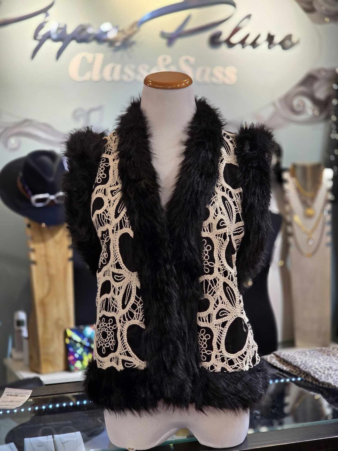 ED241225396  LACE OVERLAY VEST