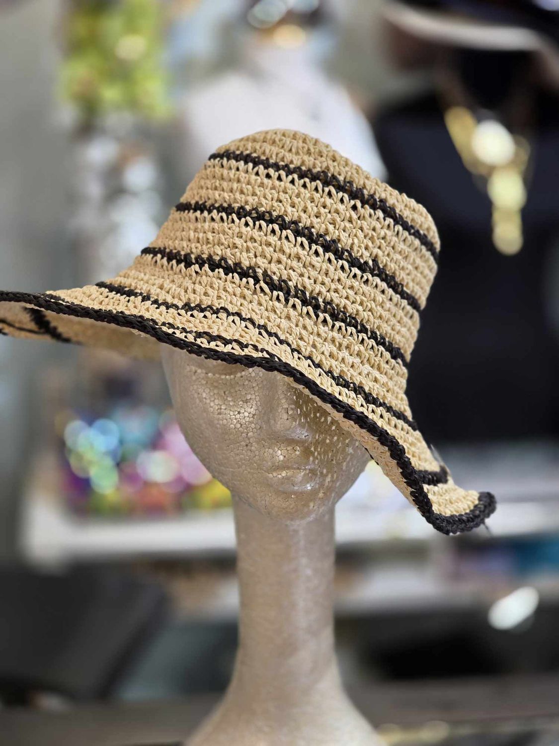 NB2502294  JUST HAT