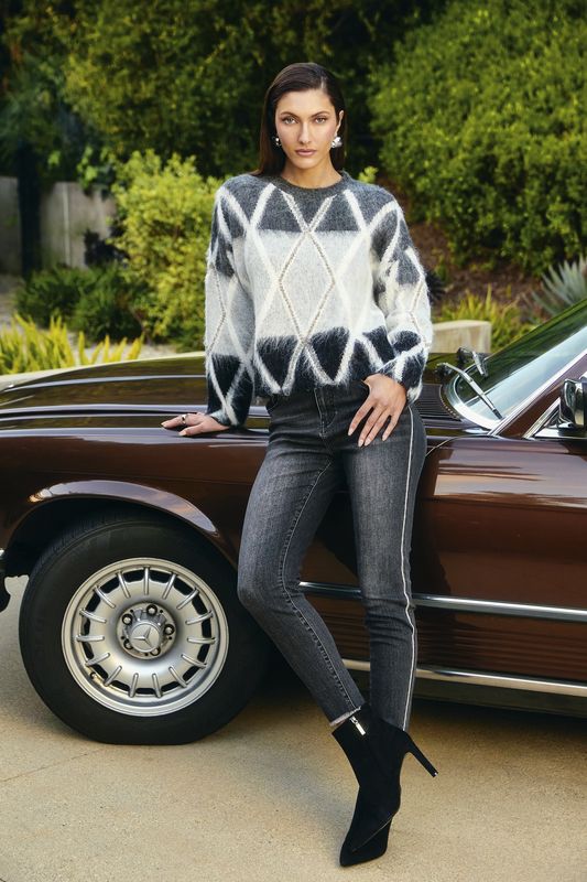 FL2510 DIAMOND SWEATER