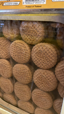 Round Chocolate Cream Biscuit