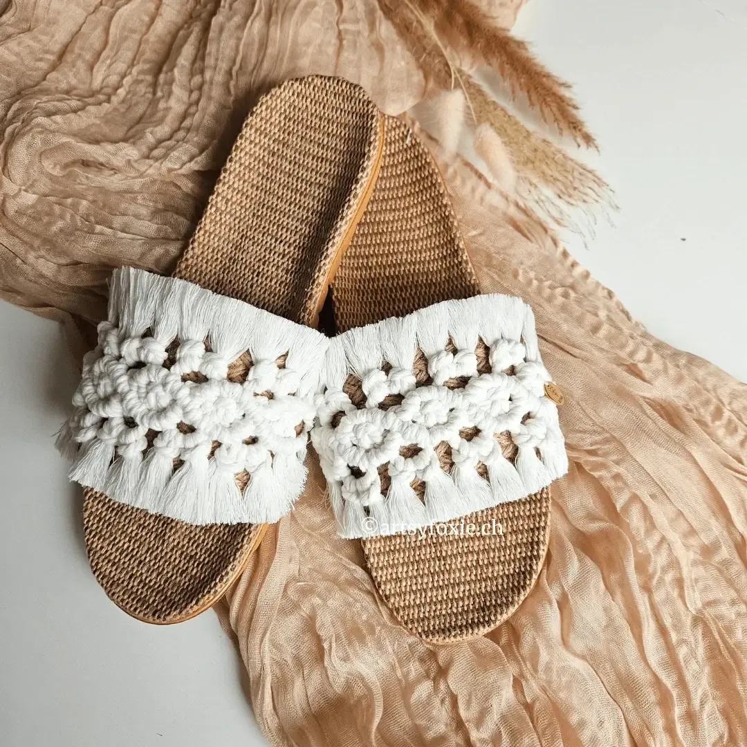 Makramee Slippers, Sommerschuhe, Must Have 2025, handgeknüpft in der Schweiz