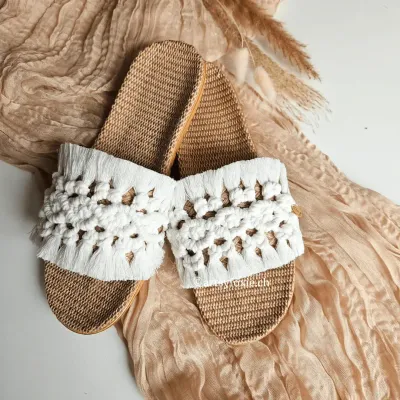 Makramee Slippers, Sommerschuhe, Must Have 2025, handgeknüpft in der Schweiz