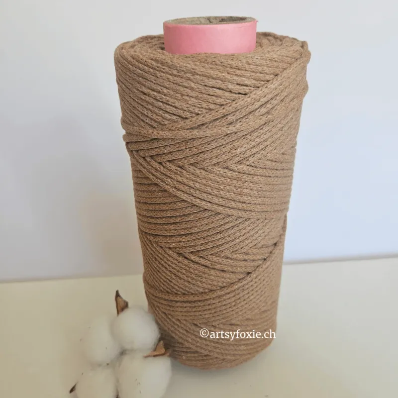 Recyceltes Baumwollgarn in Mocha, 3 mm geflochten – ideal für Makramee und Häkelprojekte