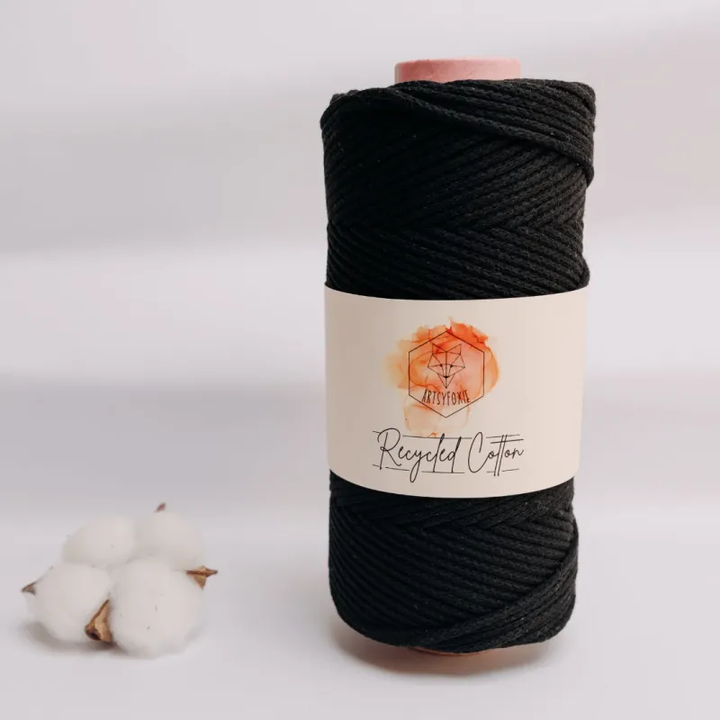 Recyceltes Baumwollgarn | 83 m | 5 mm black | schwarz Recycled Cotton Garn in Schwarz – perfekt für elegante Makramee-Wandbehänge und Häkelaccessoires