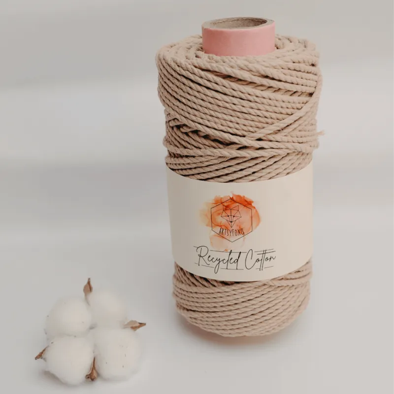 Recyceltes Baumwollgarn | 82 m | 4 mm nude Makramee Garn 4 mm gedreht in Nude – aus recycelter Baumwolle, perfekt zum Auskämmen