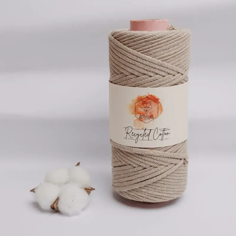 Recyceltes Baumwollgarn 5 mm im kühlen Beige, geflochten, 83 m, für Makramee und Häkelprojekte