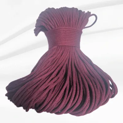 Mulberry Giza Garn – tiefes Burgundy mit Violettstich, Makramee Garn kaufen Schweiz, edles Häkelgarn