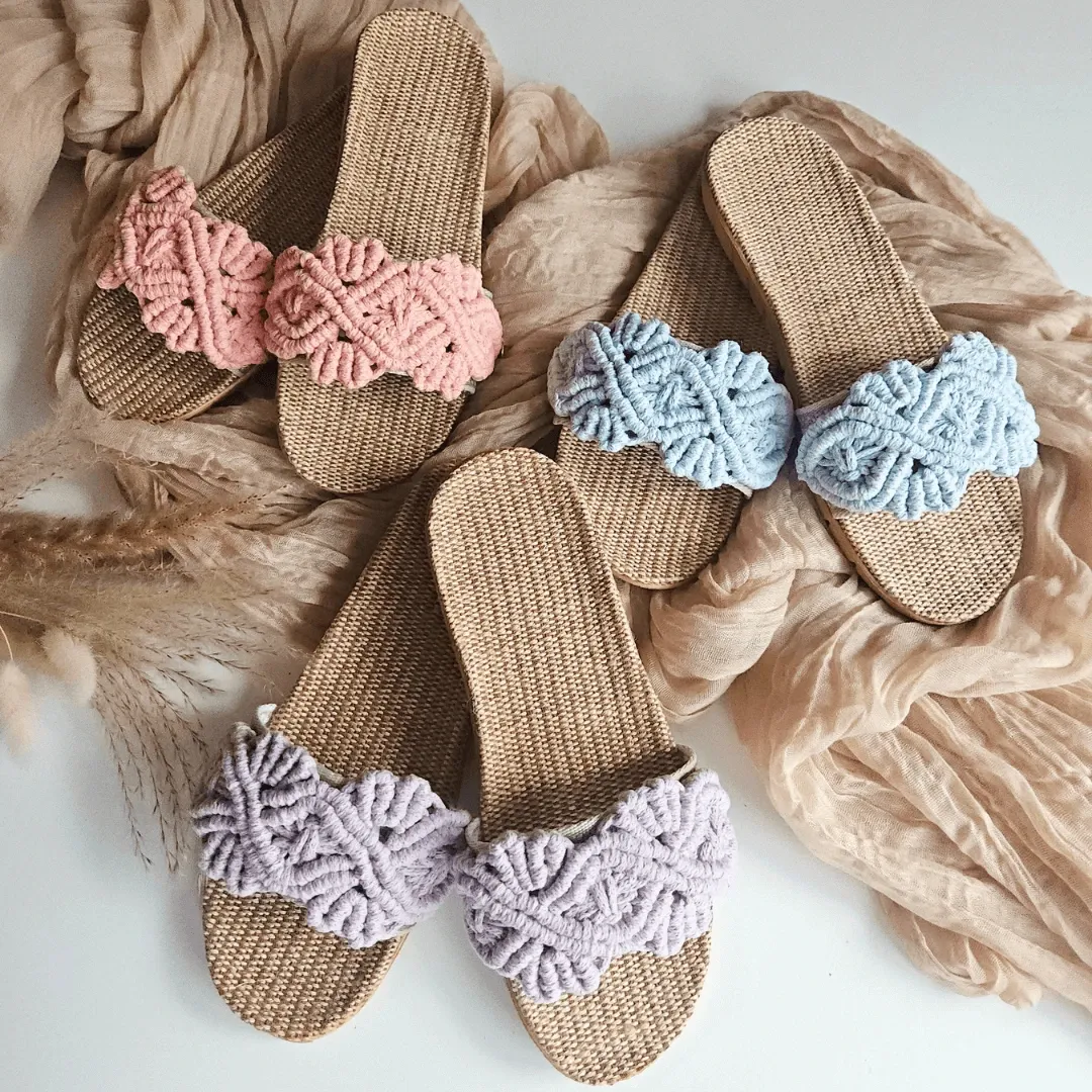 Handgeknüpfte Makramee Slippers Ariadne in drei Pastellfarben