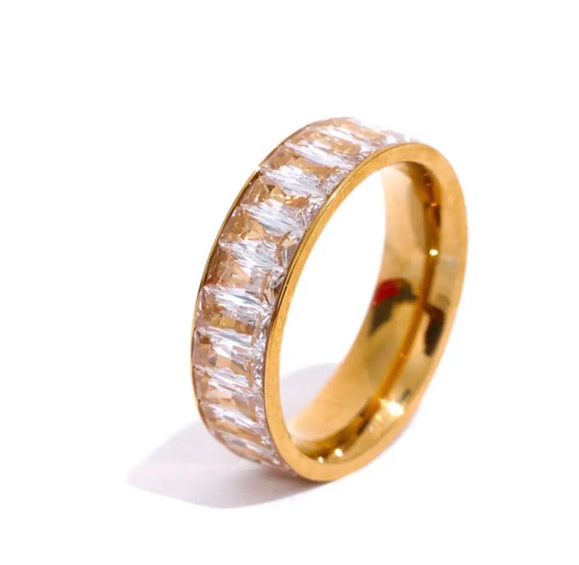 Mia Ring