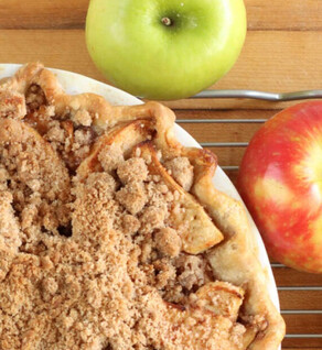Apple Crumb Pie for Christmas