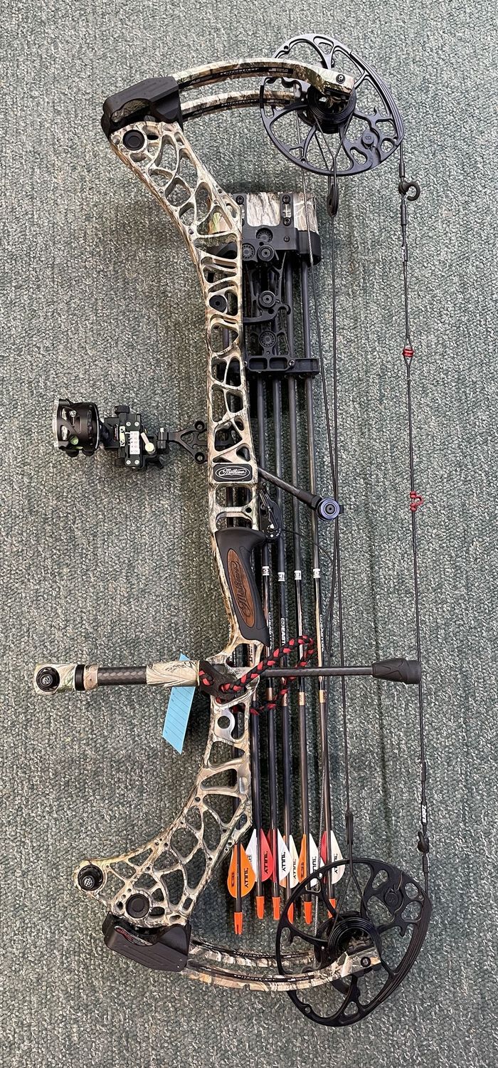 Matthews V3X RH 28&quot; 70lb Bow Pkg (2022, used)