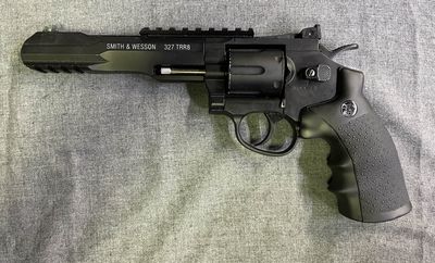 S&amp;W TRR8 .177 Pellet Pistol (used)