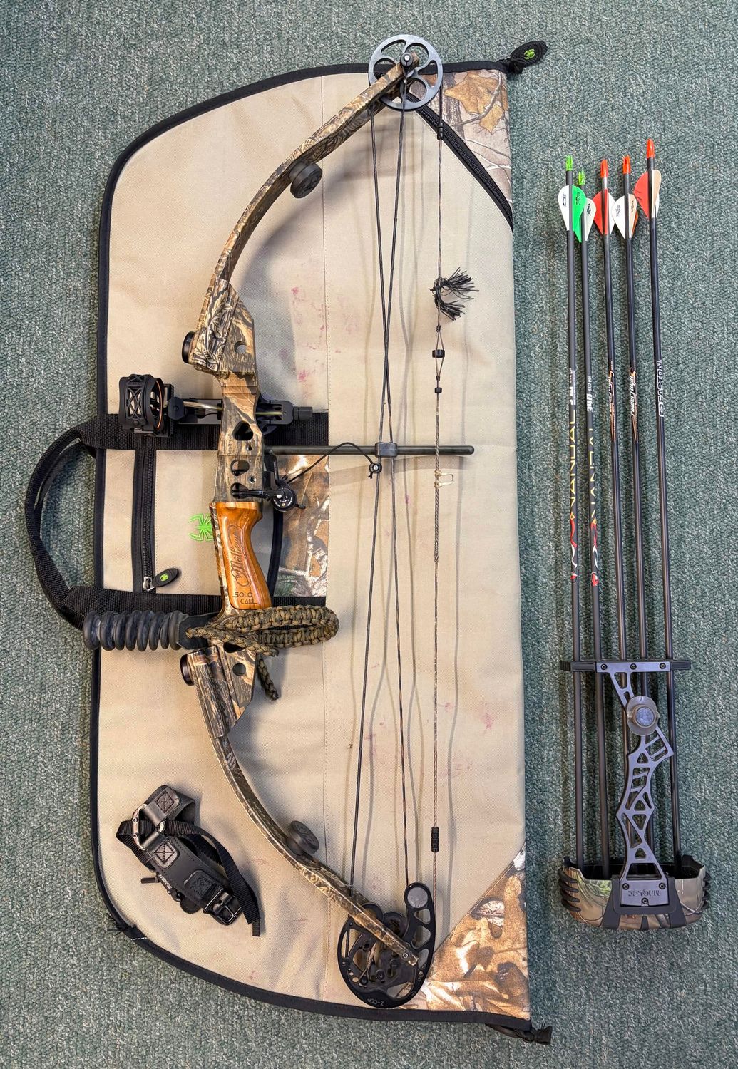 Matthews FX Compound Bow Kit (used)