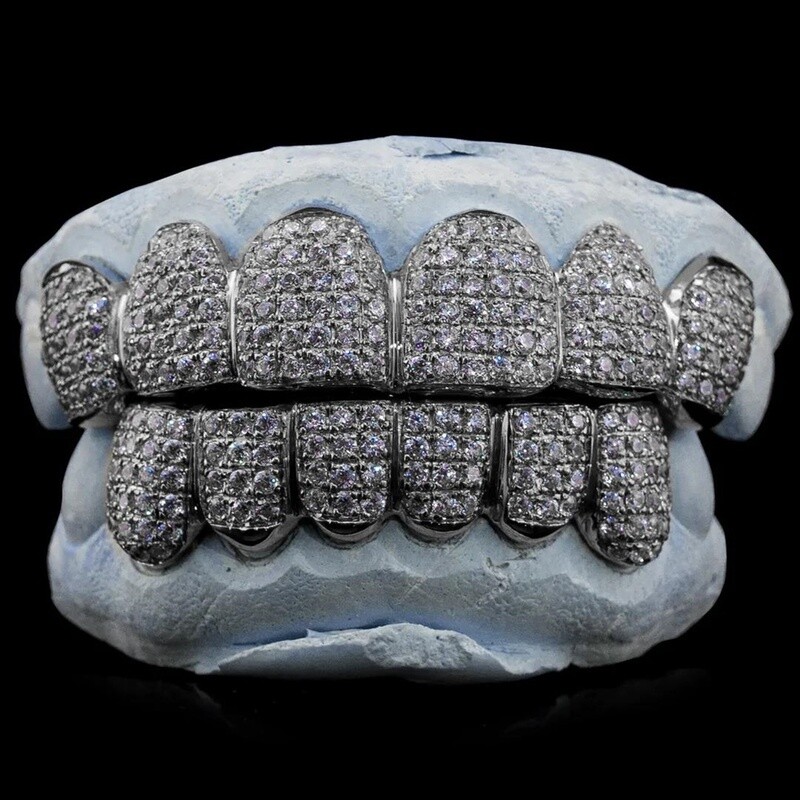 Vvs1 Moissanite Top &amp; Bottom Straight Line Iced Out Grillz Set
