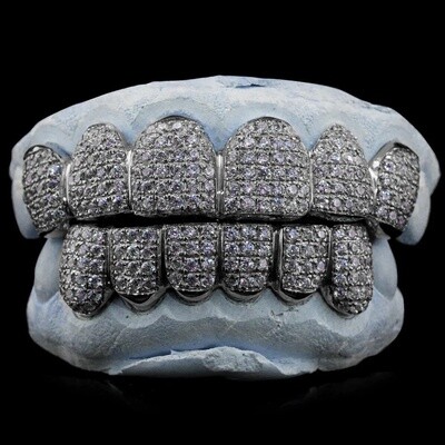 Vvs1 Moissanite Top &amp; Bottom Straight Line Iced Out Grillz Set