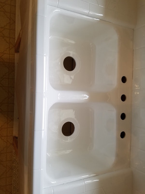 Bathroom Sink In Liquid Porcelain