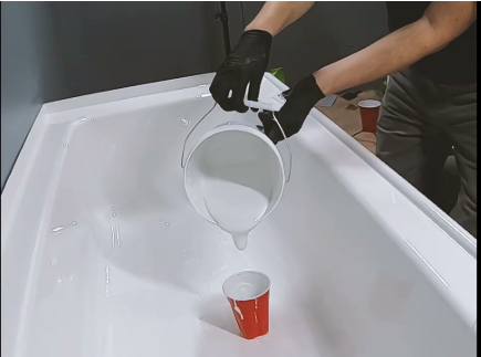 LIQUID TUB LINER 30X Ticker than Spray - St Clair Shores Michigan 48082
