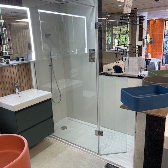 Showerlab 1200mm Fixed Glass 10mm Shower Panel with 375mm Deflector fully folding panel and stability bar chrome (2000mm height)