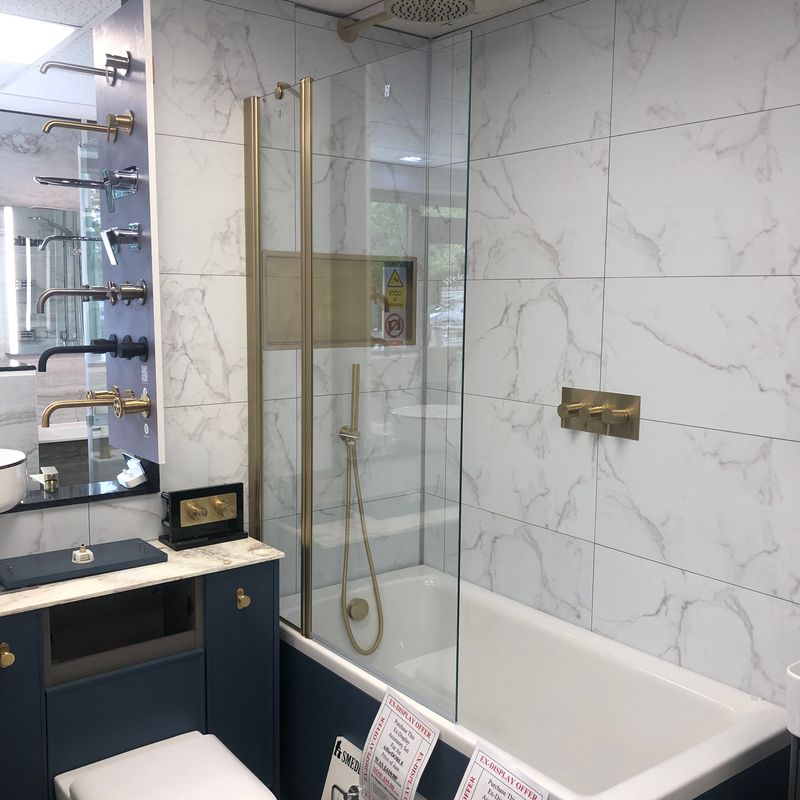 Ex-Display Lakes Wave 2 Panel Bath Screen Brushed Brass