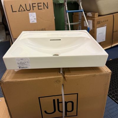 Ex-Display Laufen Meda 550mm Ceramic No Tap Hole Basin White