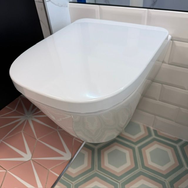 Ex-Display Laufen Meda Rimless Silent Flush Compact Wall Hung Pan And Soft Close Seat