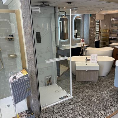 Ex-Display Novellini N180 900mm Hinged Door &amp; Side Panel Matt White / Clear Glass