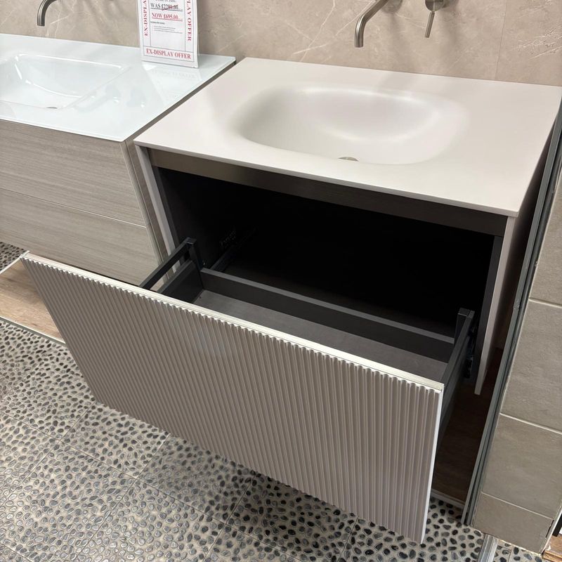 Ex-Stock Bespoke Iotti LAB 39 800mm Vanity Unit With Tap Hole In Basin - Brand New In Box