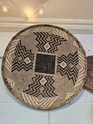 28 &quot; LARGE HANDWOVEN  BASKET HANDMADE IN ZAMBIA - AFRICA