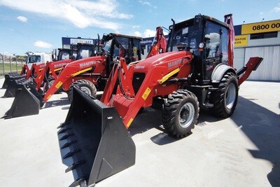 Retroescavadeira Manitou 4x4 MBL-X 900