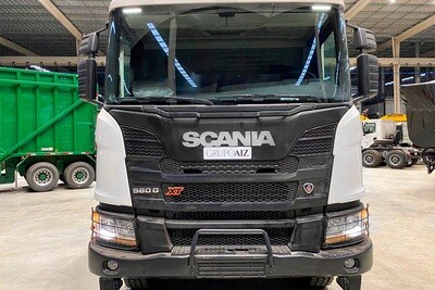 Caminhão Scania G560 A6x4 XT 23/24 Meia Cana 16m³