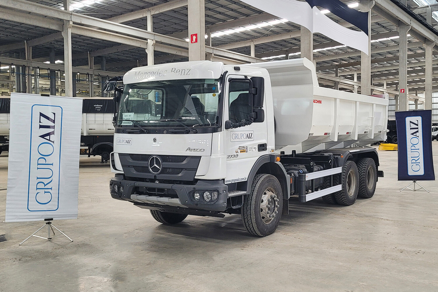Caminhão Mercedes-Benz Atego 2730 6x4 Caçamba 12m³ FACCHINI