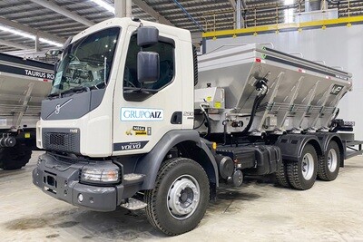 Caminhão Volvo VMX 290 6X4 Distribuidor de Fertilizante MP AGRO 12,5m³