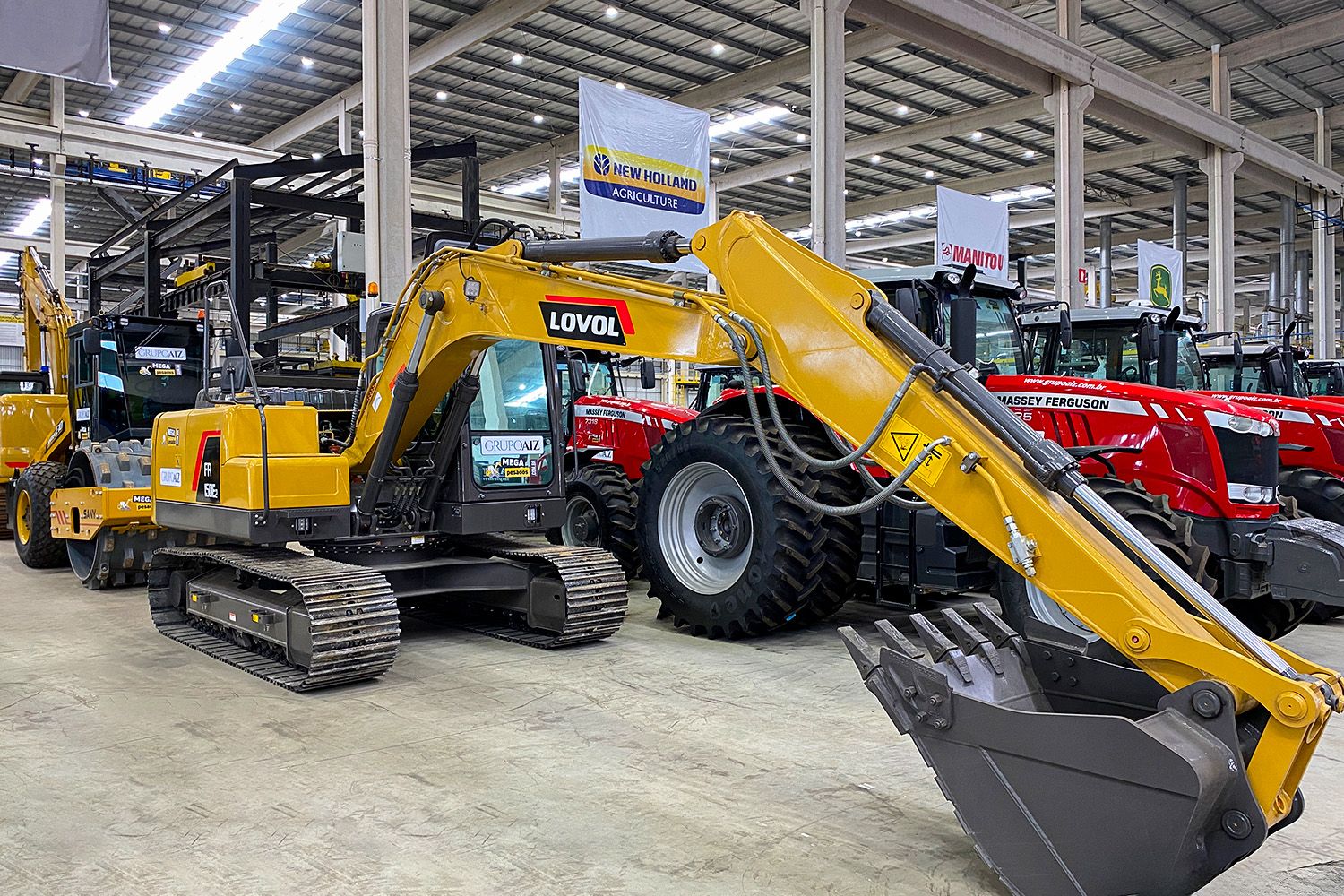 Escavadeira Hidráulica Lovol FR150E2 115 hp 13,8t