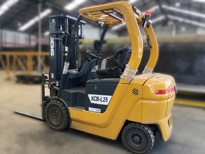 Empilhadeira XCMG XCB-L25 2021 2,5t 100% elétrica 14.7 hp  1.000h