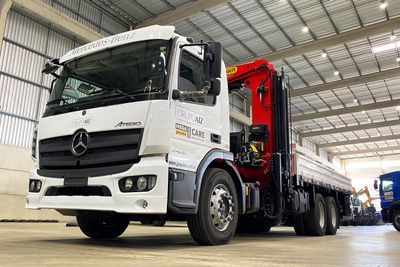 Caminhão MB 2429 6x2 24/25 Guindaste 45 ton Palfinger