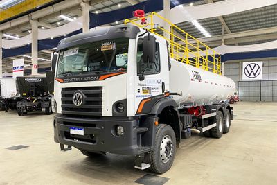 Caminhão VW Constellation 31.320 6x4 24/25 Pipa 20.000L