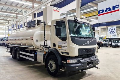 Caminhão Volvo  VMX 290 6X4 24/24 Pipa 20.000L Facchini