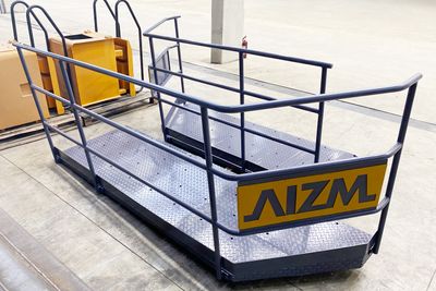 Passarela Lateral AIZM  Adequado conforme NR12