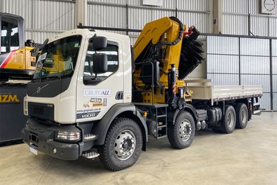 Caminhão Volvo VMX 360 8x4 23/23 Guindaste Canivete 80 ton